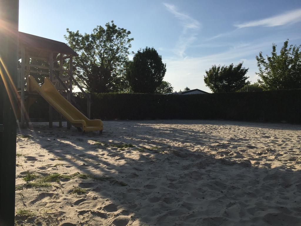 Camping Caravaning Les Cerisiers Berck Sur Mer Verton Exterior foto