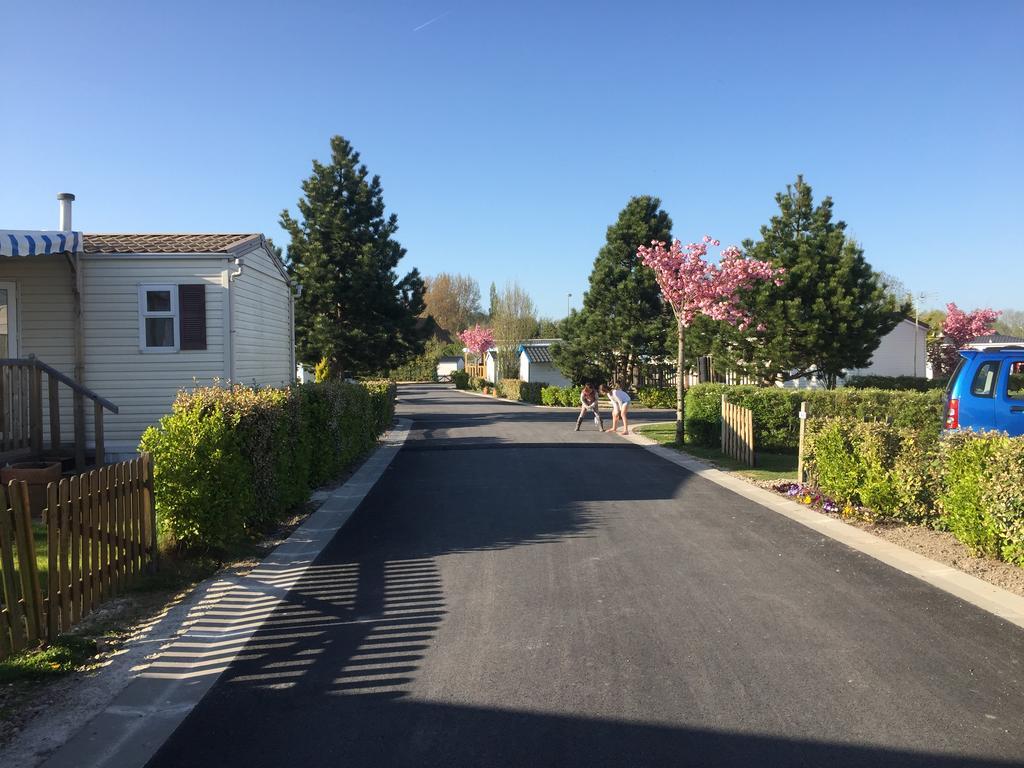 Camping Caravaning Les Cerisiers Berck Sur Mer Verton Exterior foto